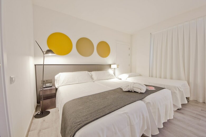 Aparthotel Atenea Vall�s