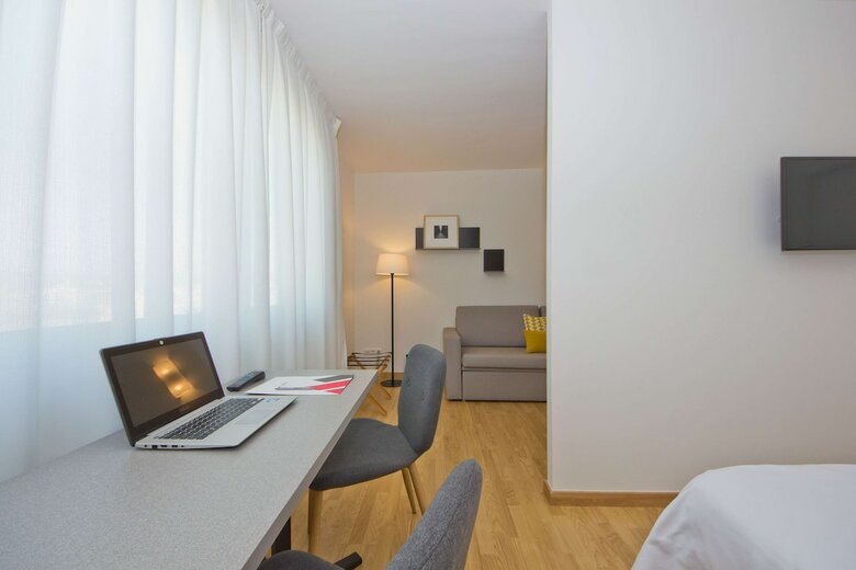 Aparthotel Atenea Vall�s