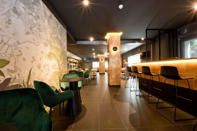 Aparthotel Atenea Vall�s