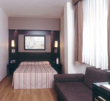 Hotel Catalonia Mikado