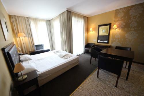 Menada Apartments In Royal Beach