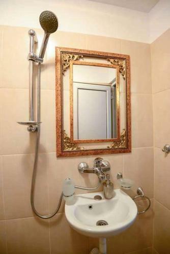 Hostal Residence Art Guest House