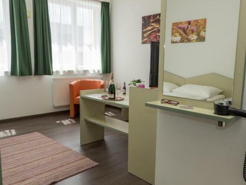 Winrooms Seminar Hotel & Apartments