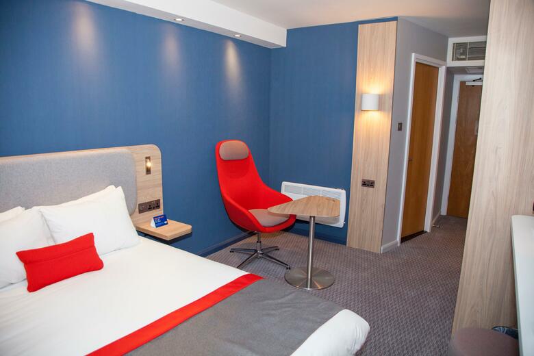 Hotel Express By Holiday Inn Cardiff Bay