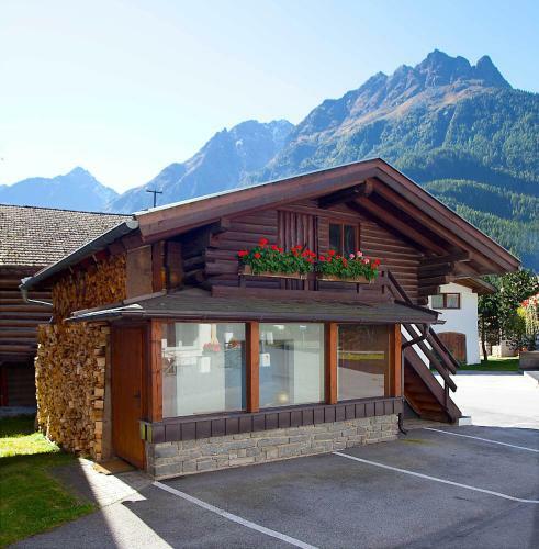 Hostal Ferienresidenz La Vita