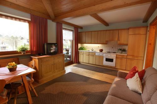 Bed & Breakfast G�stehaus H�lzl