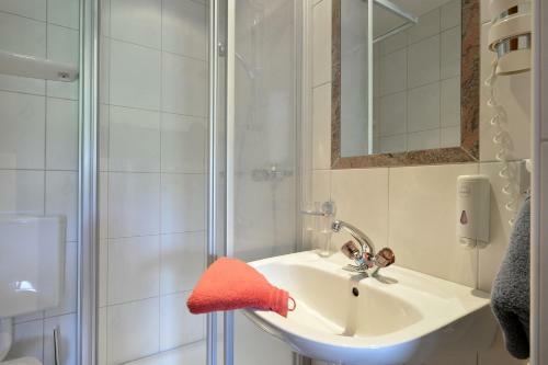 Bed & Breakfast G�stehaus H�lzl