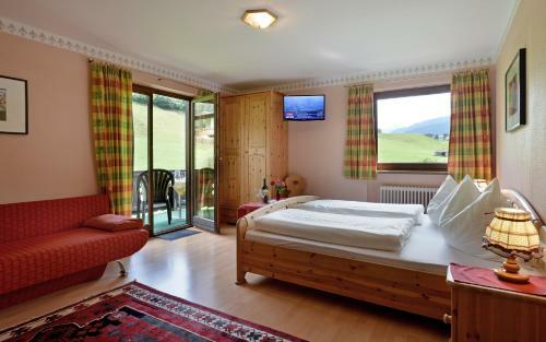 Bed & Breakfast G�stehaus H�lzl