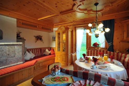 Bed & Breakfast G�stehaus H�lzl