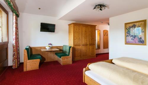 Hostal Traditionsgasthof Wei�bacher