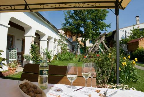 Hostal Weingut Bohrn Himmelbett