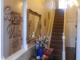Albergue Burton Villa Guest House