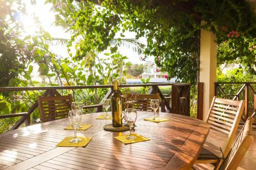 2 Bedroom Beachfront Apartment - Porto Antigo 2