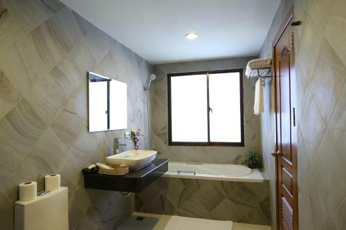 Holy Angkor Deluxe Hotel