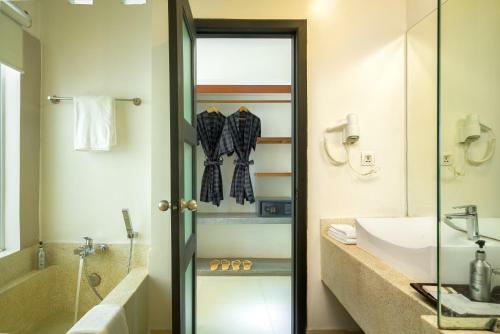 Hotel Landing Gold By Amatak