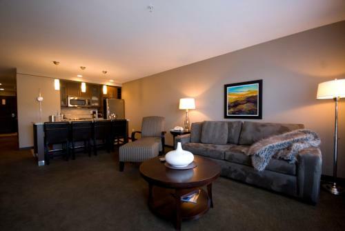 Hotel Sunrise Ridge Waterfront Resort