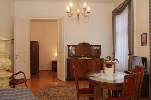 Inn Side Hotel Kalvin House