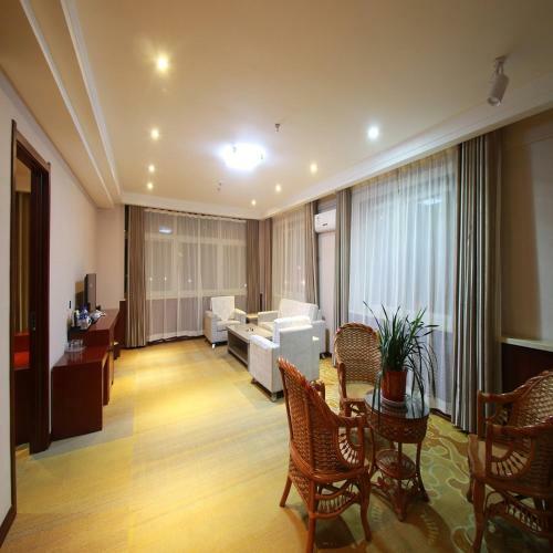 Starway Hotel Zhangye Runquan Lake