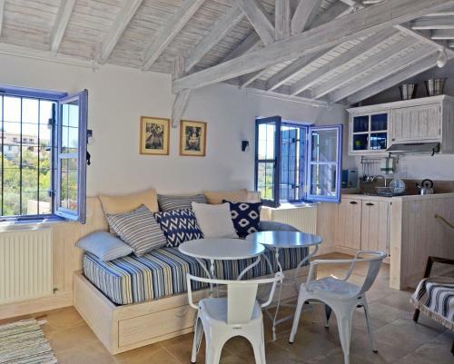 Hostal Apokryfo Traditional Guesthouse