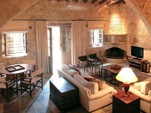 Hostal Apokryfo Traditional Guesthouse