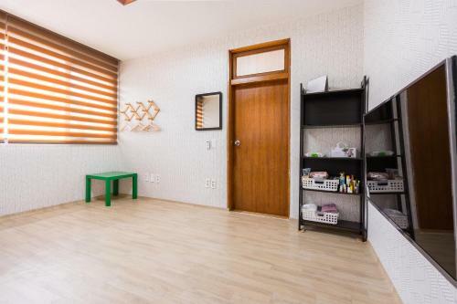 Hostal Yours Guesthouse In Tongyeong