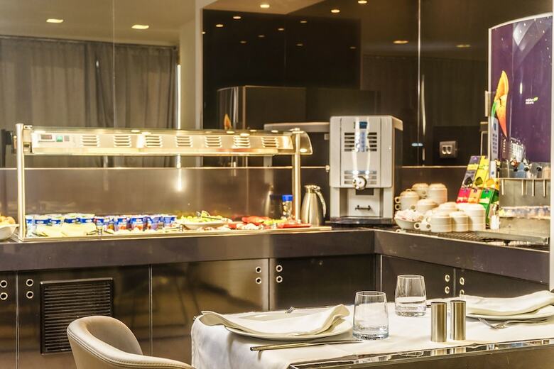 Hostal The View Luxury Rooms