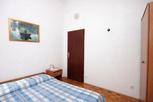 Apartments With A Parking Space Karigador (novigrad) - 2534