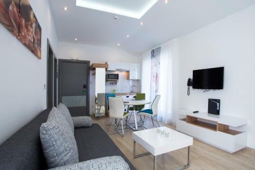 Adrion Aparthotel