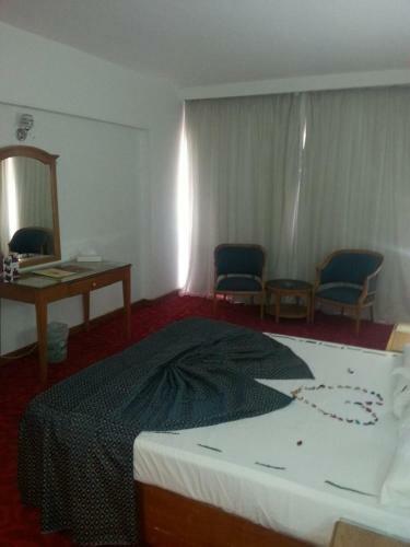 Pyramids Plaza Hotel