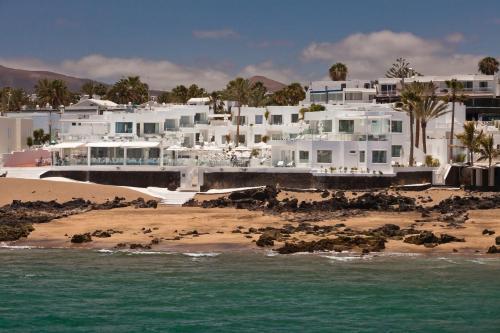 Hotel Lani's Suites De Luxe - Adults Only