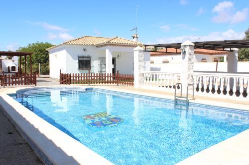 Chalet Con Piscina En La Barrosa