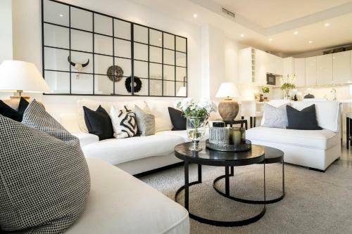 Cl-spectacular 1 Bedroom Apartment
