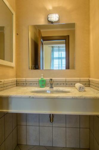 Parkers Boutique Apartments - Old Town Square