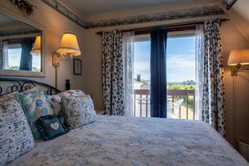 Bed & Breakfast A Cape Cod Ocean Manor Inn