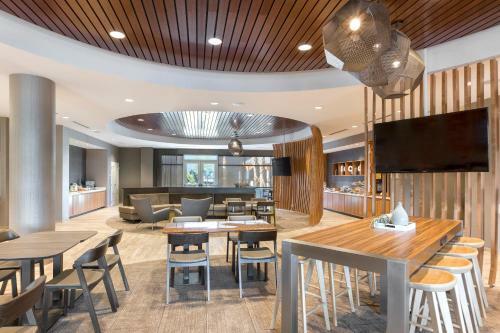 Hotel Springhill Suites Orange Beach At The Wharf