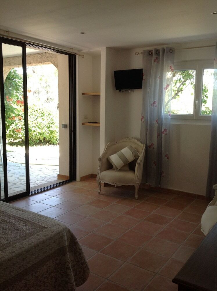 Hostal Le Patio Fleuri