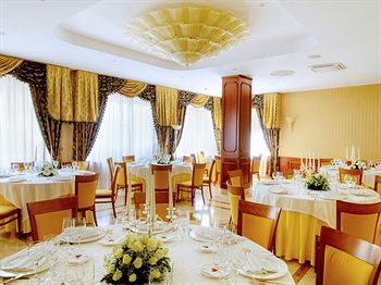 Carlton Hotel
