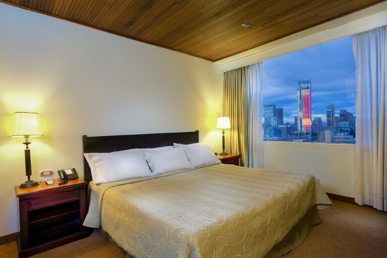 Hotel Dann Avenida 19