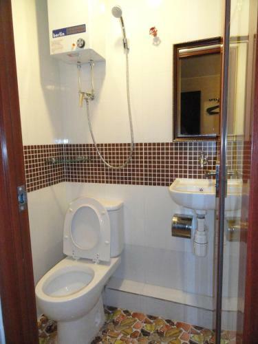 Hostal Paris Guest House (d2, 10/f)