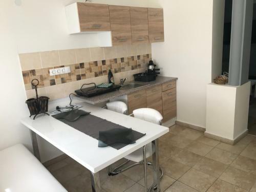 Corner Apartman 1
