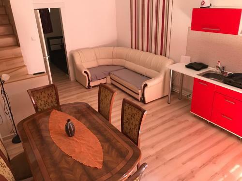 Corner Apartman 1