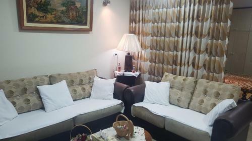 Zohar's Apartment