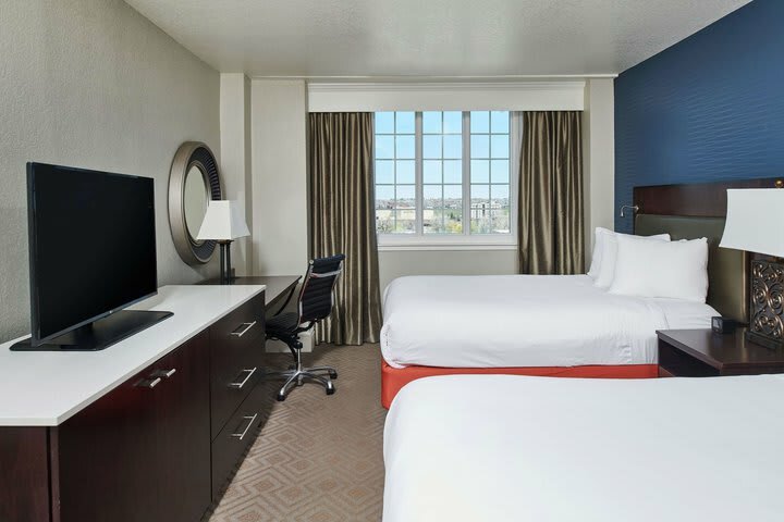 Alex Johnson Hotel