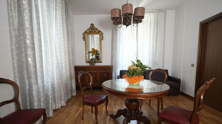 Hotel Roma Room