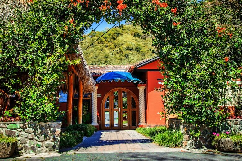 Regis Hotel & Spa