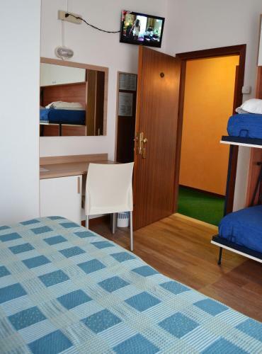 Hotel Midi