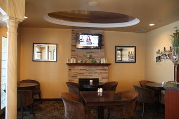 Hotel Monte Carlo Inns Barrie Suites