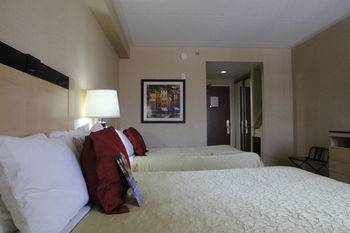Hotel Monte Carlo Inns Barrie Suites