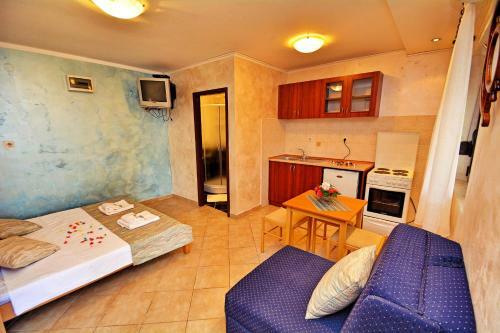 Cattaroom Apartments