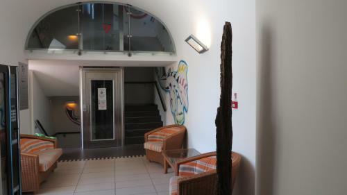 Seven Hostel & Rooms
